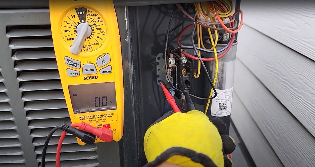 HVAC professional for heat pump issues